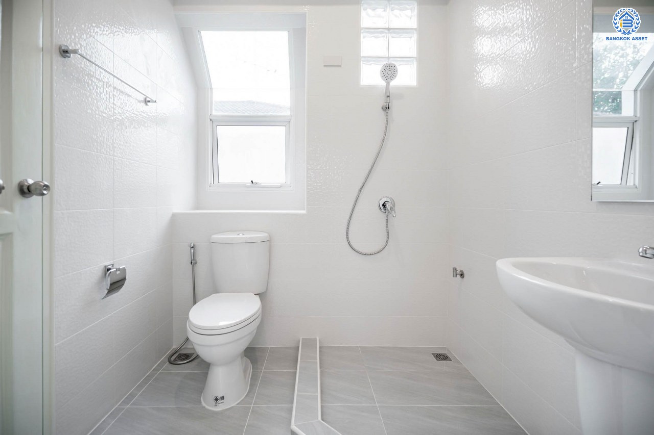 บ้านมือสองตกแต่งใหม่ โครงการ ชัยพฤกษ์2 ราชพฤกษ์-ติวานนท์ เนื้อที่ 54.4 ตร.ว. ฟังก์ชัน 3 ห้องนอน 2 ห้องน้ำ จอดรถได้ 2 คัน บรรยากาศเงียบสงบเป็นส่วนตัว สิ่งอำนวยความสะดวกมากมาย! บนทำเลศักยภาพ หน้าโครงการติดถนนใหญ่ เชื่อมต่อถนนราชพฤกษ์ ใกล้จุดขึ้นทางด่วน "ศรีสมาน"...